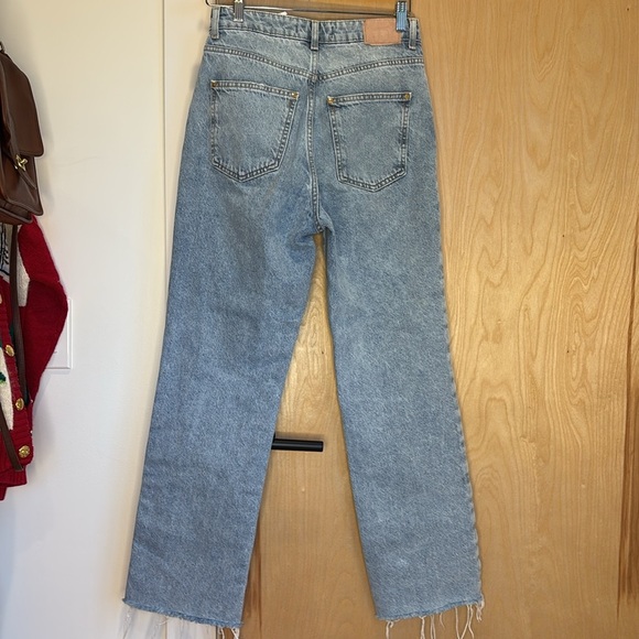 Zara Jeans Straight Leg Ripped Light Wash High Rise Size 4 - Picture 3 of 7